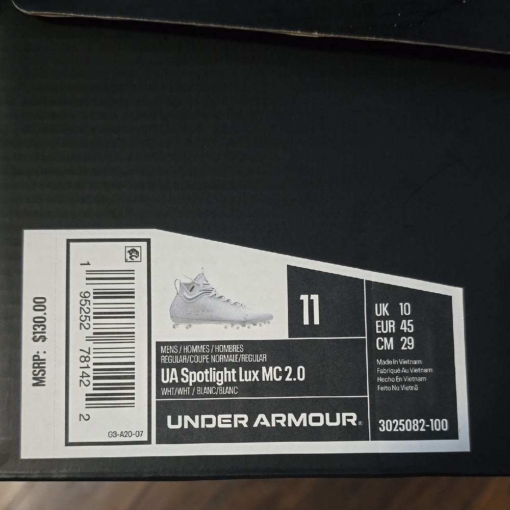 Under Armour Men's Spotlight Lux MC 2.0 Football Cleats